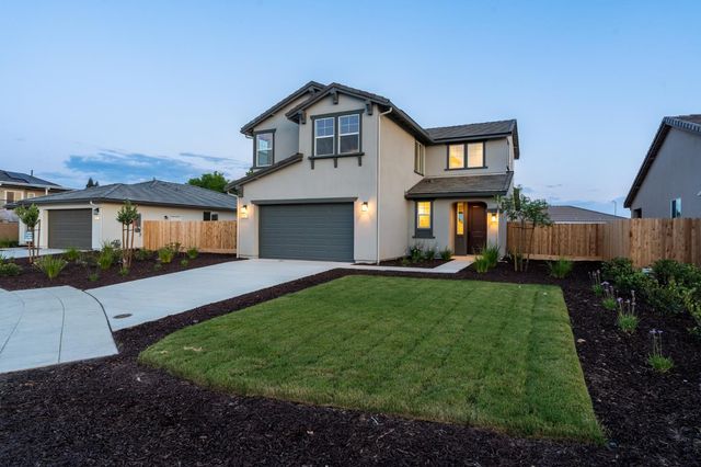 881 E Ahronian Avenue, Fowler, CA 93625