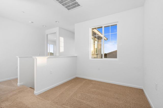881 E Ahronian Avenue, Fowler, CA 93625