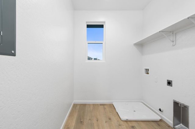 881 E Ahronian Avenue, Fowler, CA 93625