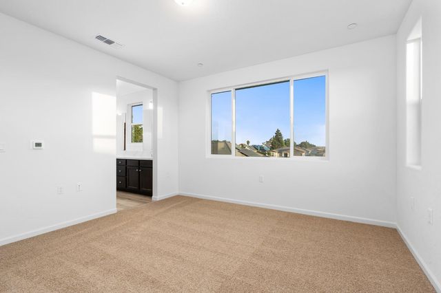 881 E Ahronian Avenue, Fowler, CA 93625
