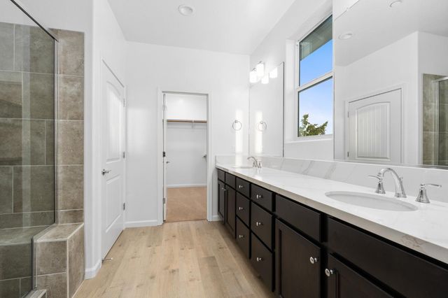 881 E Ahronian Avenue, Fowler, CA 93625