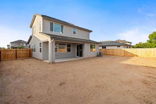 881 E Ahronian Avenue, Fowler, CA 93625