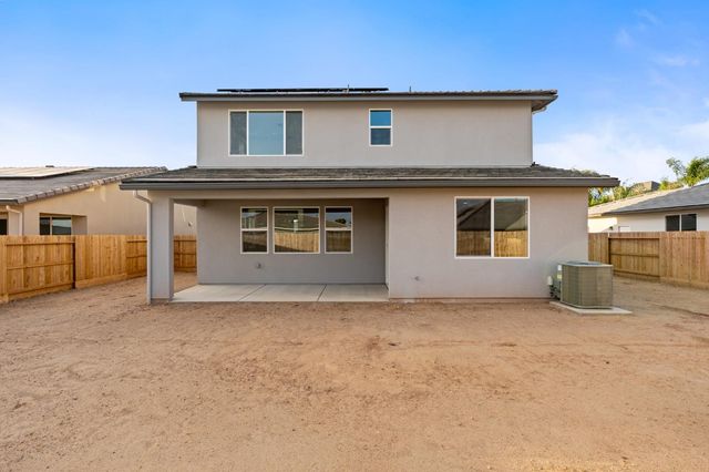 881 E Ahronian Avenue, Fowler, CA 93625