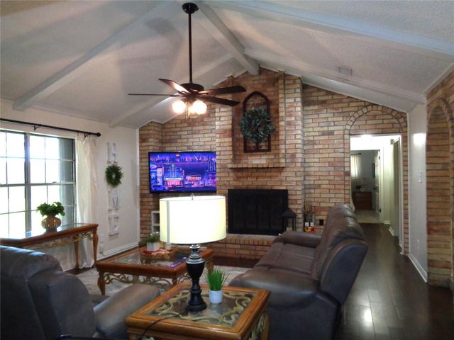 2502 20th Street N, Texas City, TX 77590