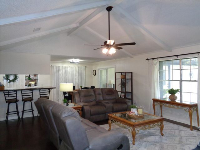 2502 20th Street N, Texas City, TX 77590