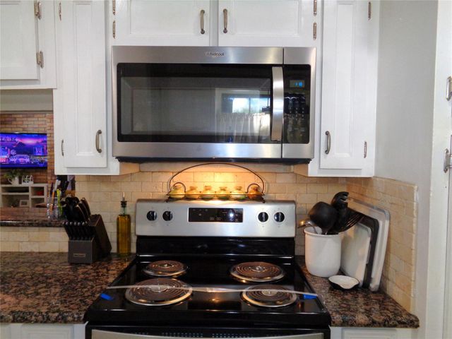 2502 20th Street N, Texas City, TX 77590