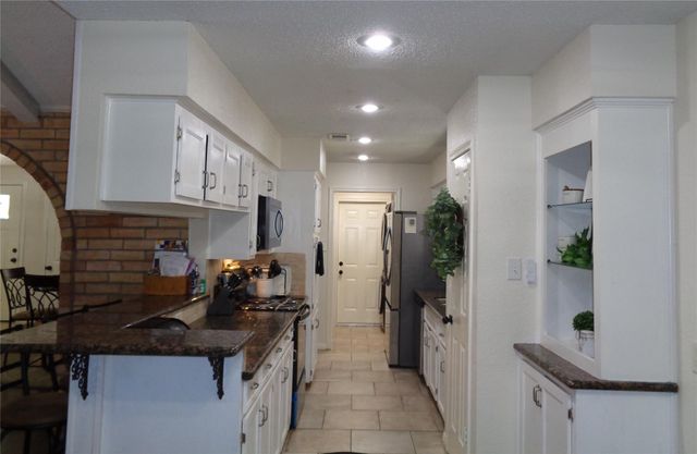 2502 20th Street N, Texas City, TX 77590