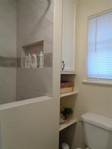 2502 20th Street N, Texas City, TX 77590