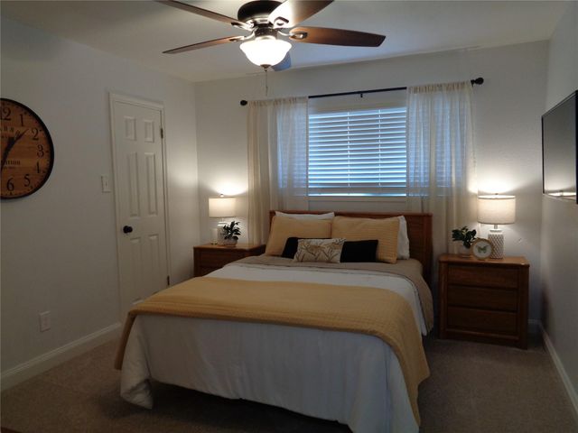 2502 20th Street N, Texas City, TX 77590