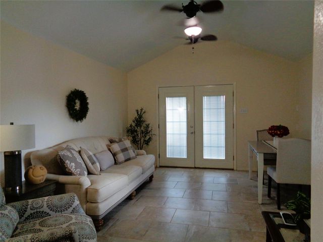 2502 20th Street N, Texas City, TX 77590
