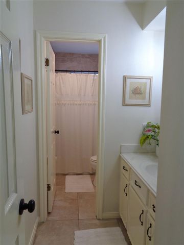 2502 20th Street N, Texas City, TX 77590