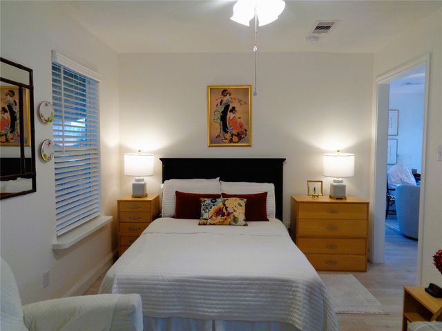 2502 20th Street N, Texas City, TX 77590