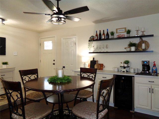 2502 20th Street N, Texas City, TX 77590