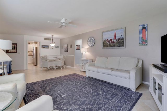 4 Garden Street 101, Tequesta, FL 33469