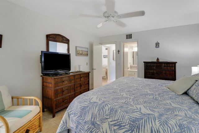 4 Garden Street 101, Tequesta, FL 33469