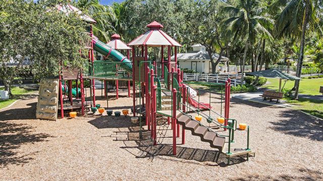 4 Garden Street 101, Tequesta, FL 33469