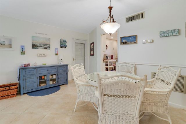 4 Garden Street 101, Tequesta, FL 33469