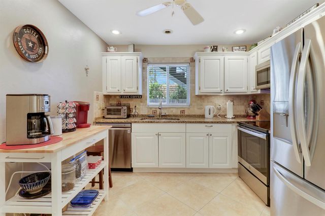 4 Garden Street 101, Tequesta, FL 33469