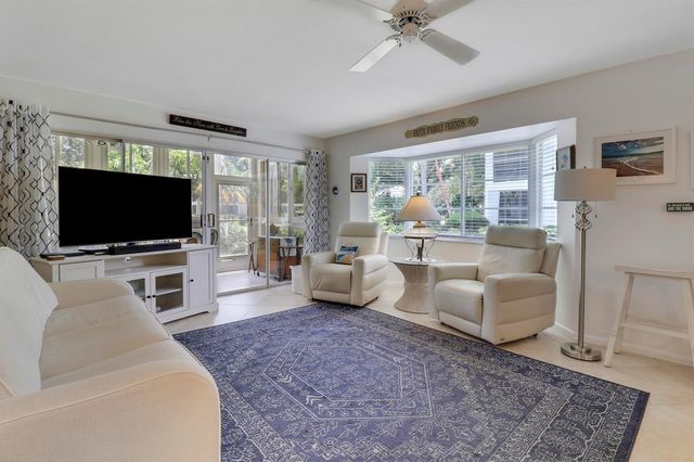 4 Garden Street 101, Tequesta, FL 33469