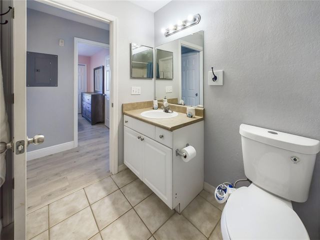 5521 ROSEHILL ROAD 203, Sarasota, FL 34233