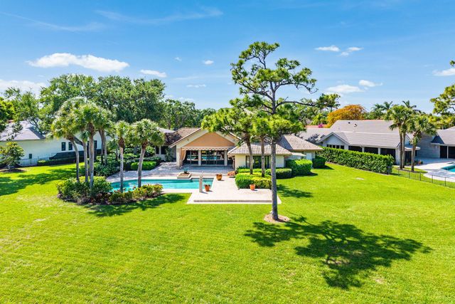 3566 Loire Lane, Palm Beach Gardens, FL 33410