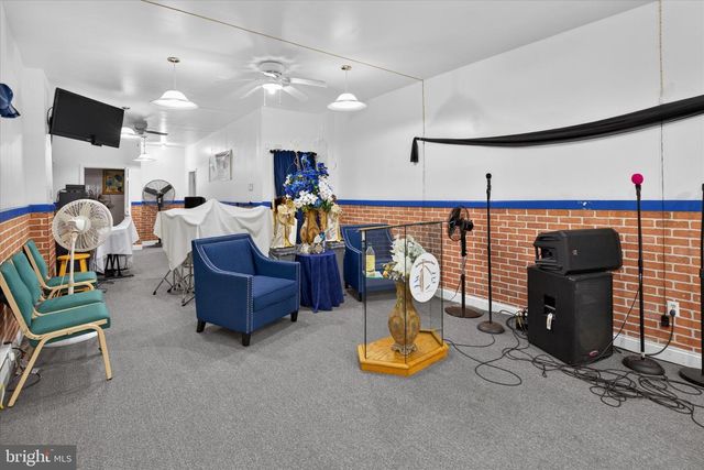 3875 POPLAR ST, Philadelphia, PA 19104
