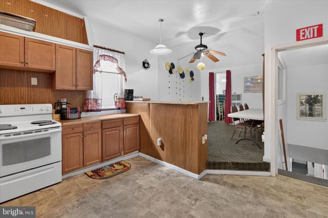 3875 POPLAR ST, Philadelphia, PA 19104