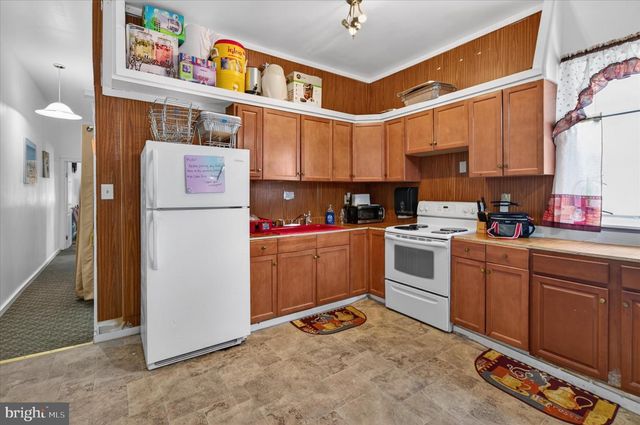 3875 POPLAR ST, Philadelphia, PA 19104