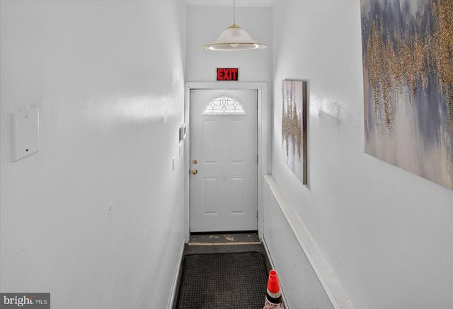 3875 POPLAR ST, Philadelphia, PA 19104