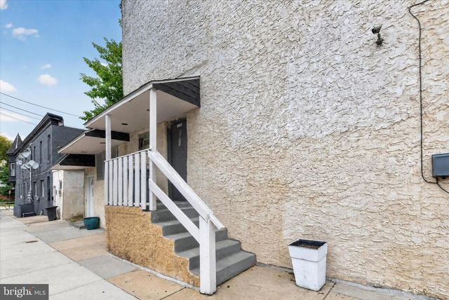 3875 POPLAR ST, Philadelphia, PA 19104