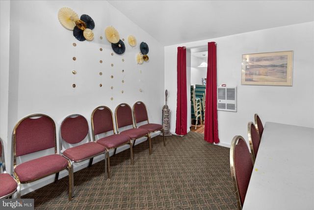 3875 POPLAR ST, Philadelphia, PA 19104