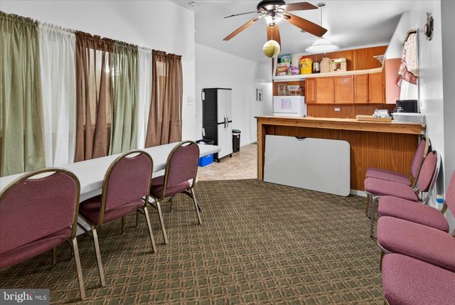 3875 POPLAR ST, Philadelphia, PA 19104