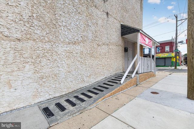 3875 POPLAR ST, Philadelphia, PA 19104