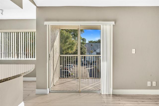 5686 Rock Island Rd 127, Tamarac, FL 33319