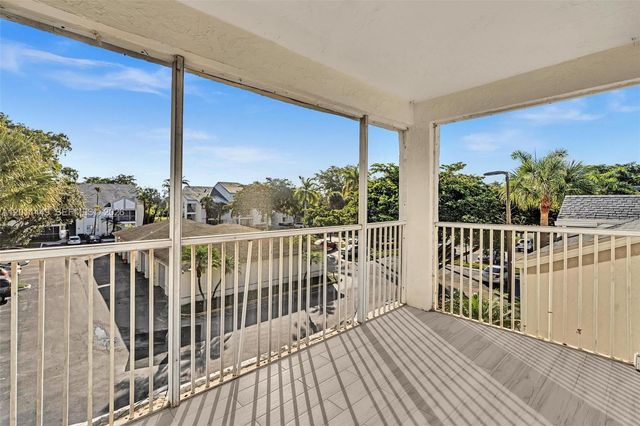 5686 Rock Island Rd 127, Tamarac, FL 33319