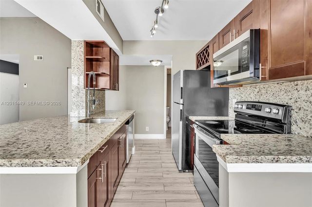 5686 Rock Island Rd 127, Tamarac, FL 33319