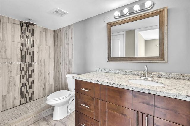 5686 Rock Island Rd 127, Tamarac, FL 33319