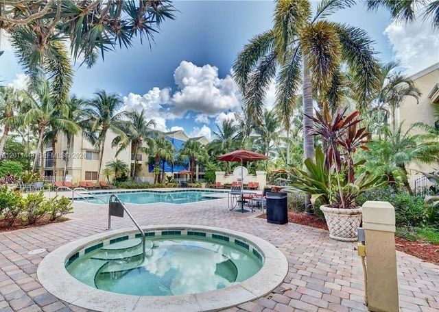 5686 Rock Island Rd 127, Tamarac, FL 33319