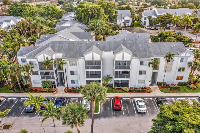 5686 Rock Island Rd 127, Tamarac, FL 33319
