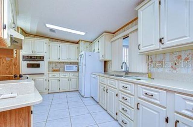 35909 BUENO DRIVE, Zephyrhills, FL 33541