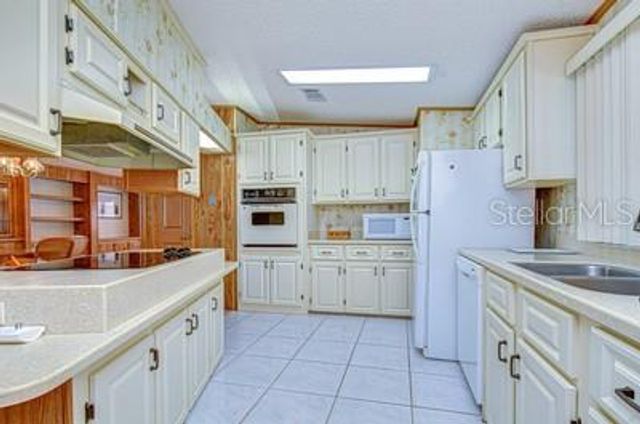 35909 BUENO DRIVE, Zephyrhills, FL 33541