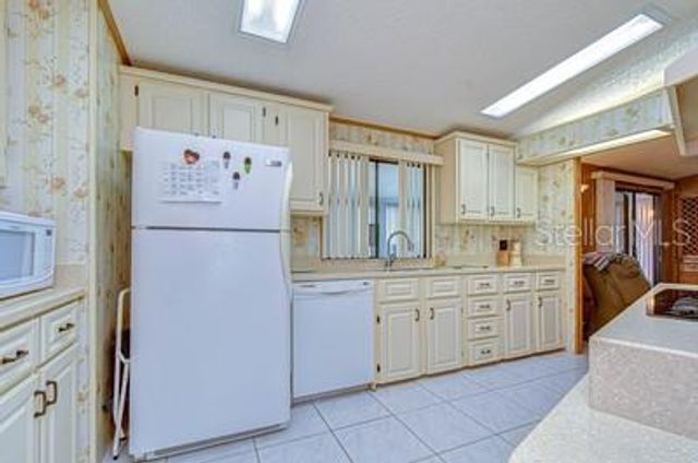 35909 BUENO DRIVE, Zephyrhills, FL 33541