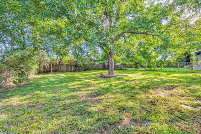 2415 W Morton Street, Denison, TX 75020