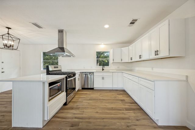 2415 W Morton Street, Denison, TX 75020