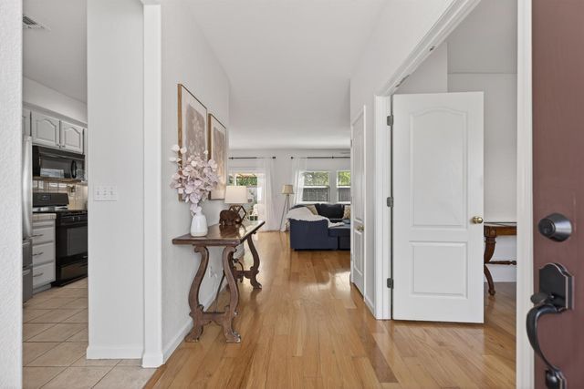 284 Marsalla Dr, Folsom, CA 95630