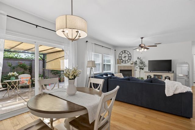 284 Marsalla Dr, Folsom, CA 95630