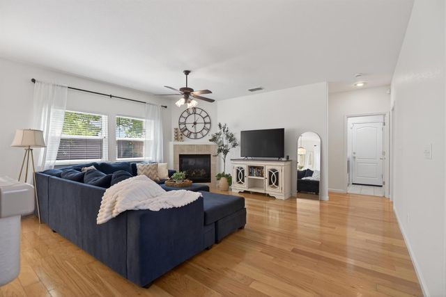 284 Marsalla Dr, Folsom, CA 95630