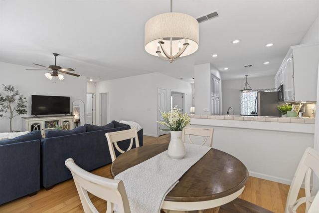 284 Marsalla Dr, Folsom, CA 95630