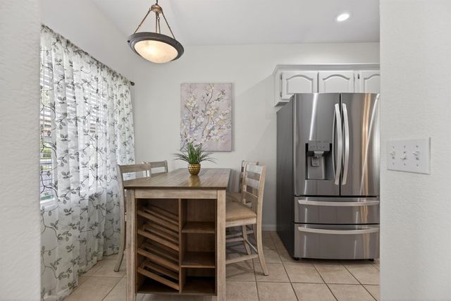 284 Marsalla Dr, Folsom, CA 95630