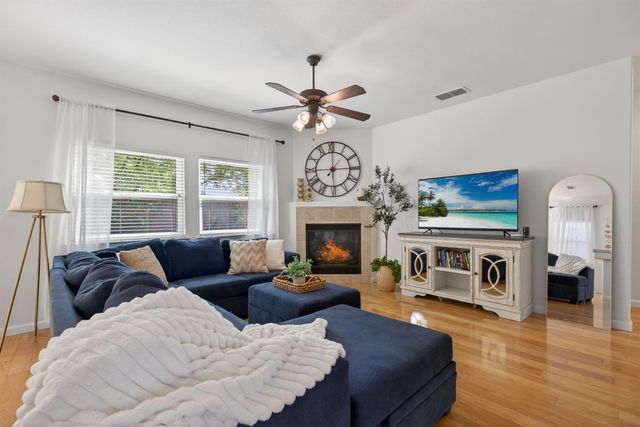 284 Marsalla Dr, Folsom, CA 95630